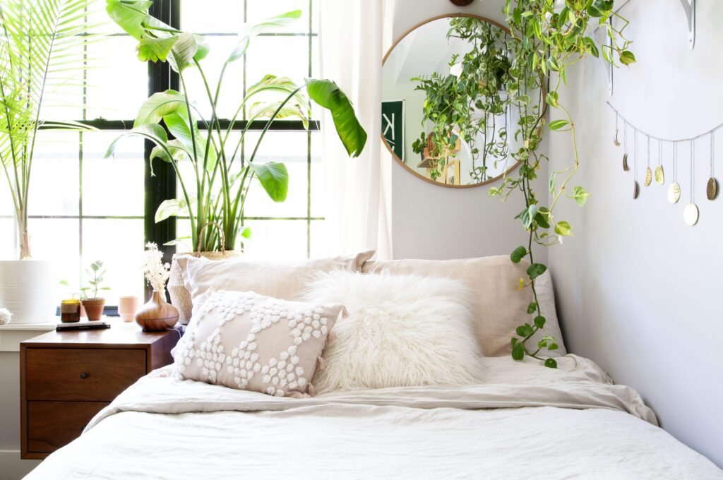 6 Budget-Friendly Bedroom Décor Ideas for 2023