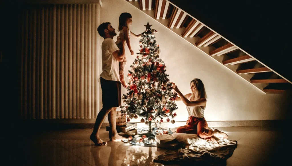 Decorate Trees at Christmas ,Psychological Impact of Decorating Trees